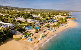 Jewel Runaway Bay Beach Resort